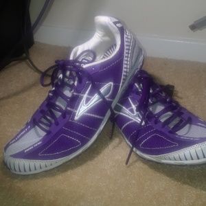 cheap brooks mach 12